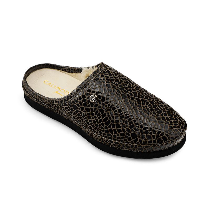 Pantufla-casual-en-cuero-craquelado-color-vison