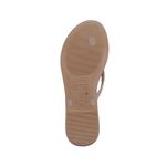Sandalia-casual-con-estampados-exclusivos-color-nude-claro