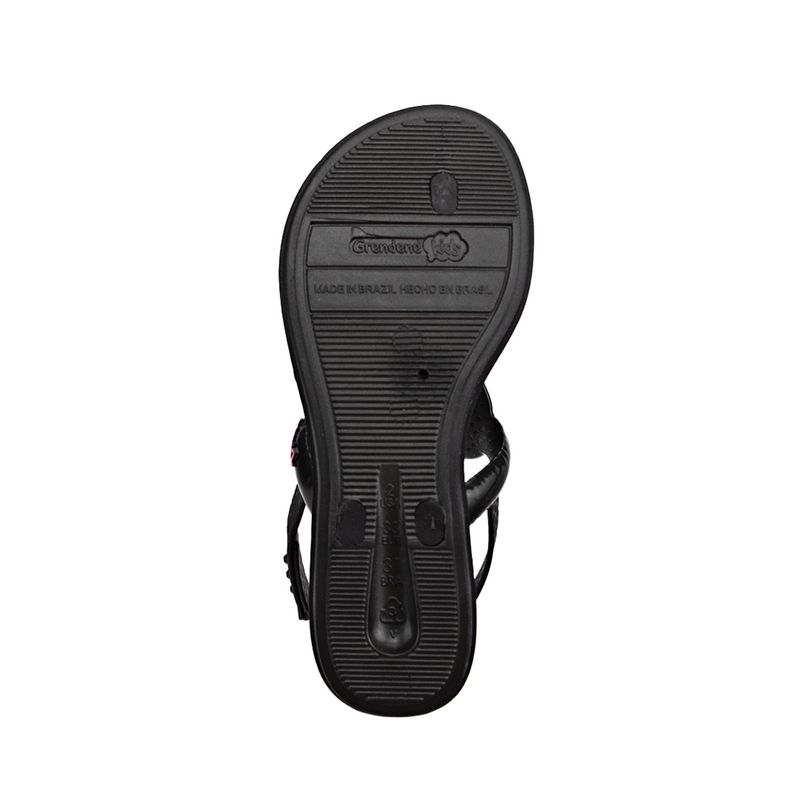 Sandalia-con-accesorio-de-una-carterita-color-negro