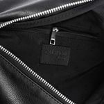 Canguro-de-cuero-para-dama-color-negro