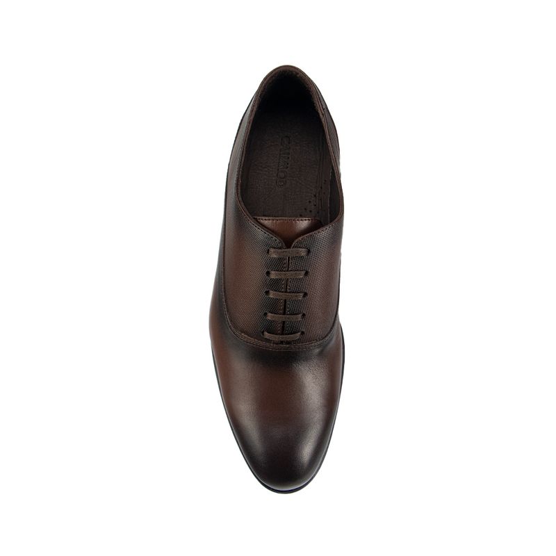 Zapato-de-vestir-de-cuero-con-planta-de-caucho-color-marron