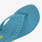 Sandalia-flip-flop-de-verano-con-plataforma-color-verde-cobalto