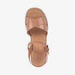 Sandalia-de-verano-con-plataforma-color-camel