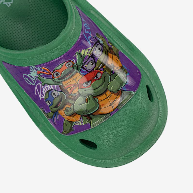 Sandalia-clogs-con-parche-de-personajes-en-pvc-color-verde