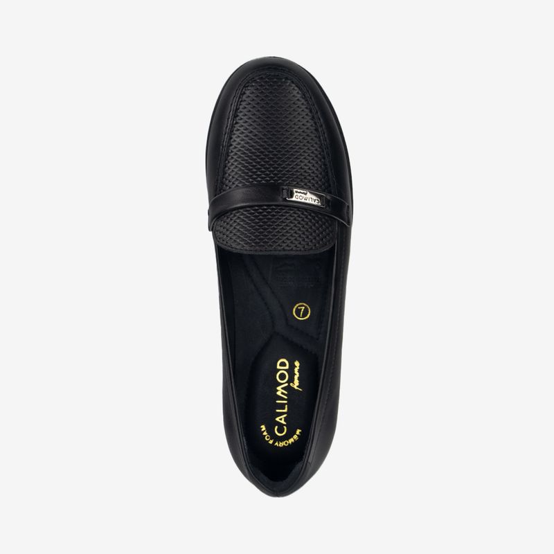 Mocasin-de-cuero-con-plantilla-memory-foam-color-negro