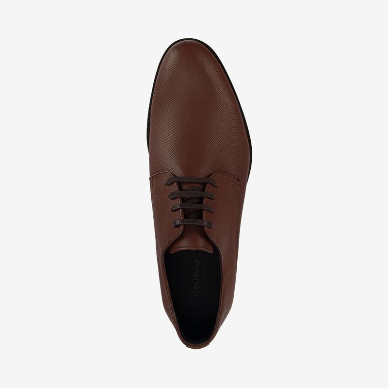 Zapato-de-vestir-clasico-con-picado-laser-color-cognac