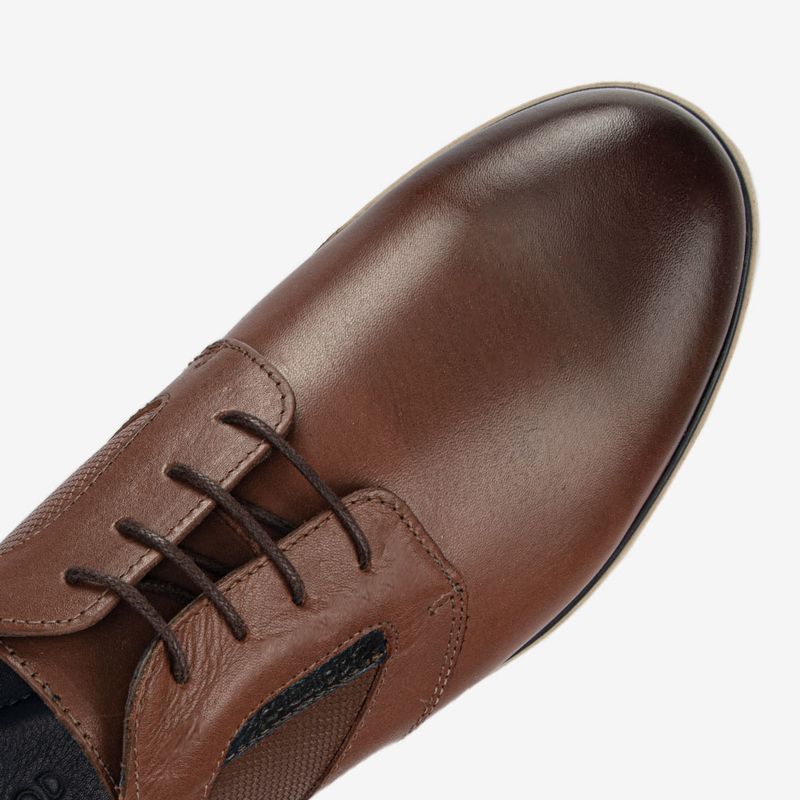 Zapato-casual-con-un-look-moderno-color-wisky