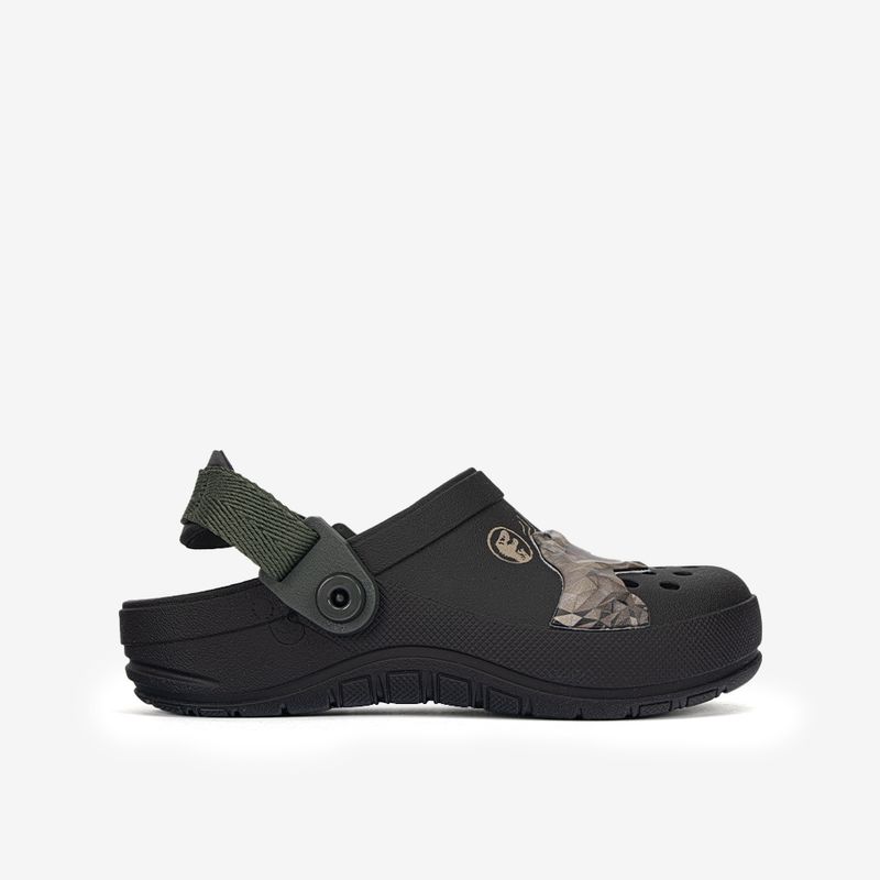 Sandalia-clogs-con-dinosaurio-en-alto-relieve-color-negro