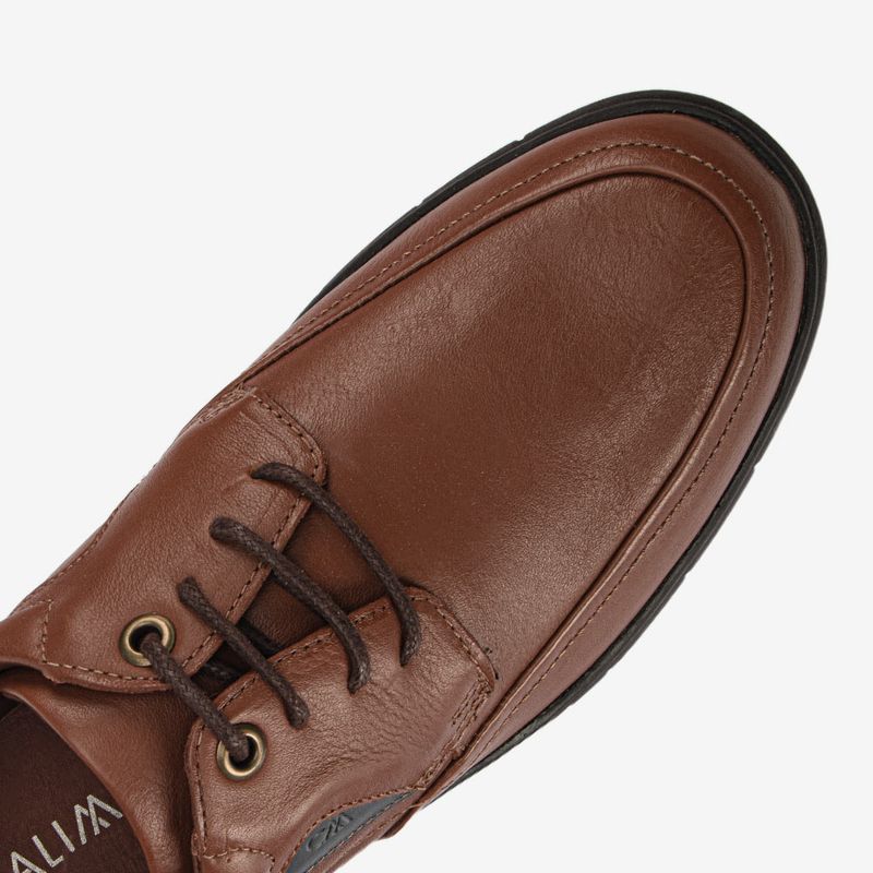 Zapato-casual-de-cuero-con-pasadores-color-cognac