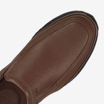 Zapato-casual-ultraligera-de-cuero-color-tan