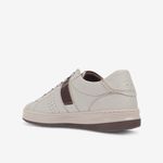 Zapatilla-urbana-de-cuero-con-pasadores-color-beige
