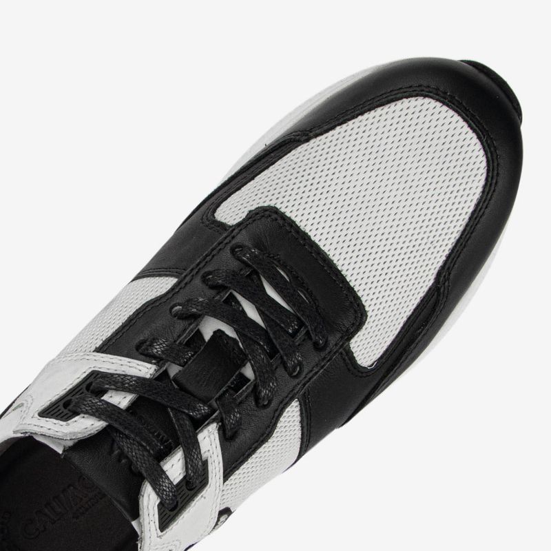 Zapatilla-urbana-con-tecnologia-ultralight-color-negro