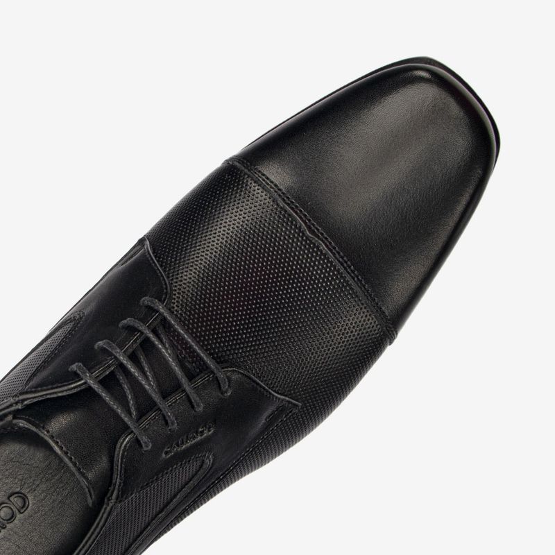 Zapato-elegante-de-cuero-con-almohadilla-en-el-talon-color-negro