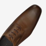 Zapato-elegante-de-cuero-liso-color-taupe