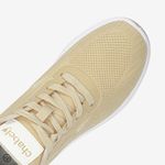 Zapatilla-flyknit-para-mujer-con-planta-flexible-color-beige