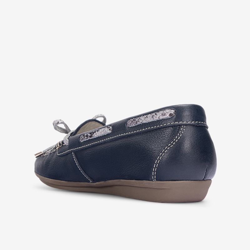 Mocasin-casual-de-cuero-con-costura-artesanal-color-azul-marino