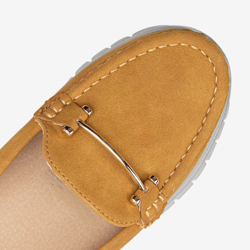 Mocasin-casual-con-plantilla-de-cuero-color-camel