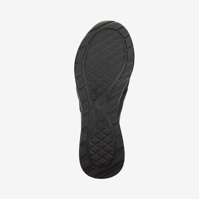 Zapatilla-urbana-con-plataforma-tipo-cuna-color-negro