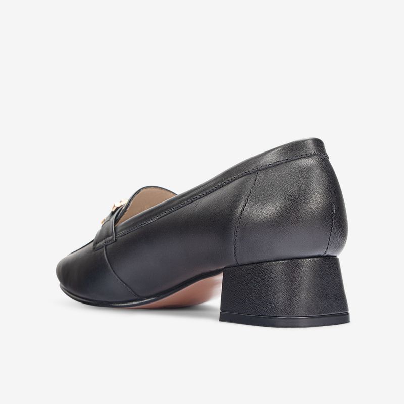 Zapato-de-vestir-estilo-mocason-de-cuero-color-negro