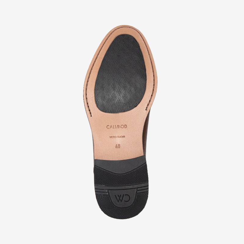 Zapato-de-vestir-de-cuero-premium-y-acabado-artesanal-color-taupe