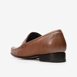 Mocasin-de-vestir-con-finos-acabados-color-cognac