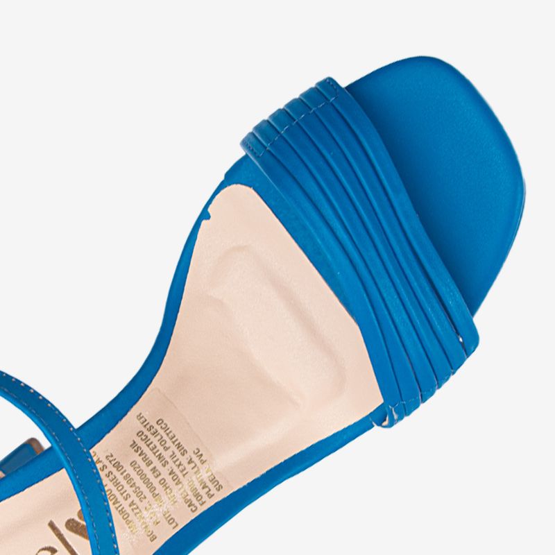 Sandalia-de-vestir-con-plataforma-color-celeste
