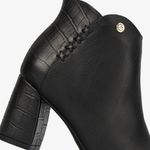 Botin-casual-de-cuero-con-planta-flexible-color-negro