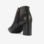 Botin-casual-de-cuero-con-planta-flexible-color-negro