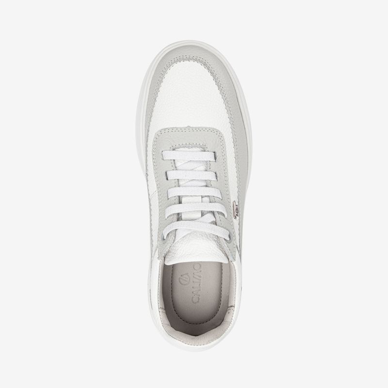 Zapatilla-de-cuero-con-pasadores-elasticos-para-mujer-color-cemento