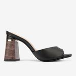 Sandalia-casual-con-taco-cuadrado-color-negro