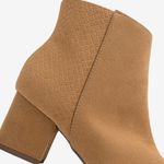 Botin-de-vestir-con-tacon-cuadrado-color-camel