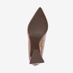 Zapato-estileto-con-tacon-triangular-color-charol-nude