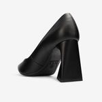 Zapato-estileto-con-tacon-triangular-color-negro