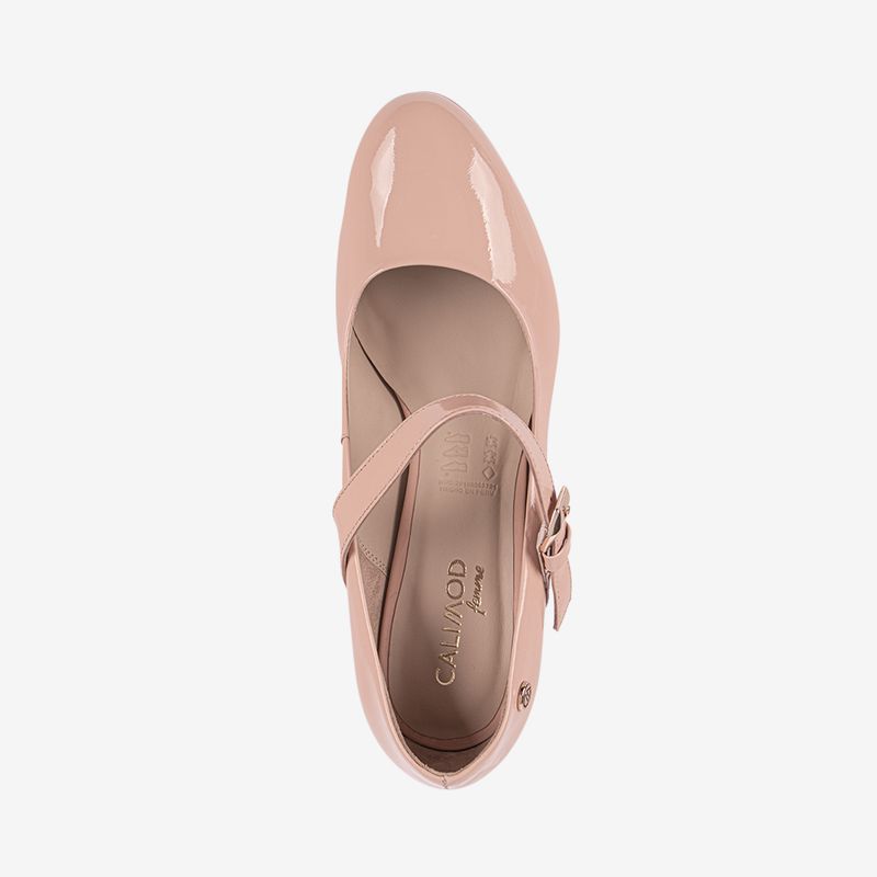 Zapato-de-vestir-con-taco-en-cuero-charol-color-nude