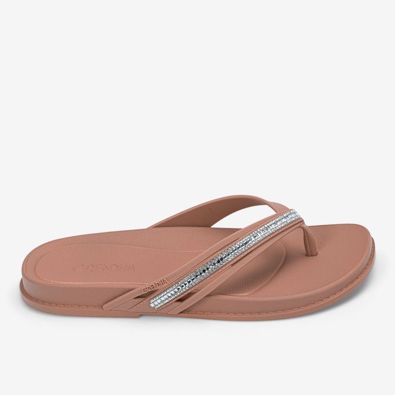 Sandalia-flip-flop-de-verano-con-brillos-color-camel