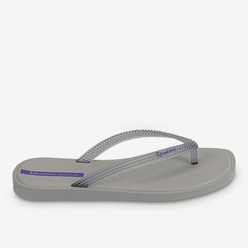 Sandalia-flip-flop-con-detalles-en-las-tiras-color-gris-transp