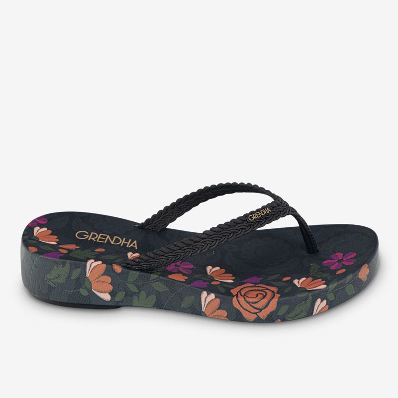 Sandalia-flip-flop-con-plataforma-color-negro