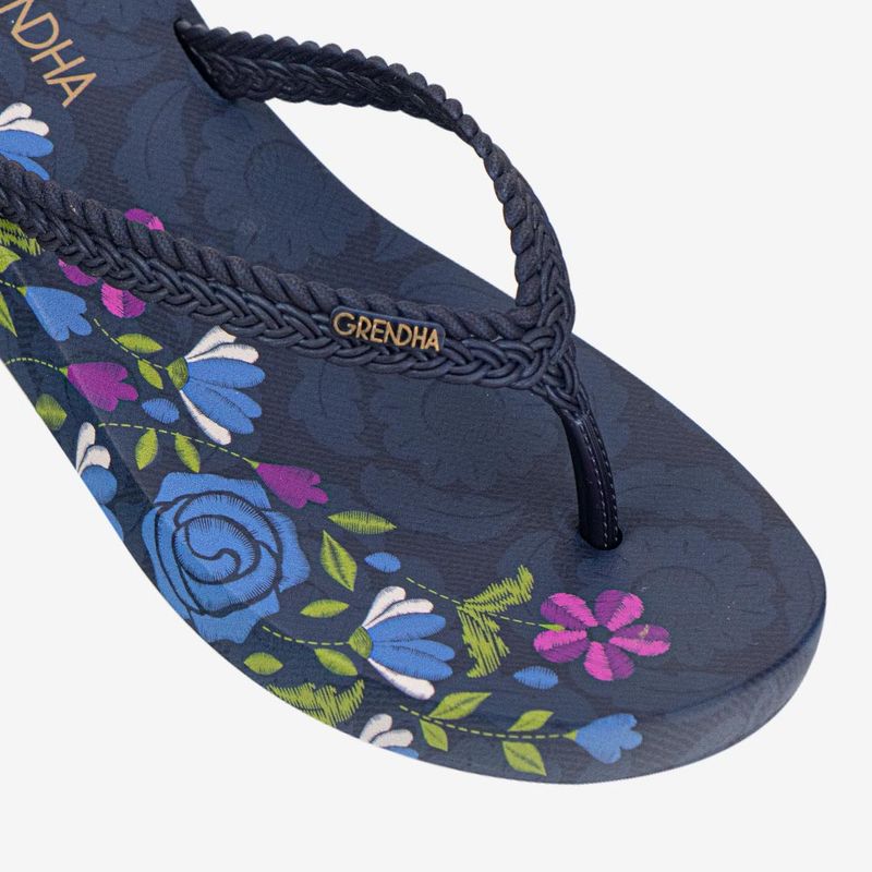 Sandalia-flip-flop-con-plataforma-color-azul