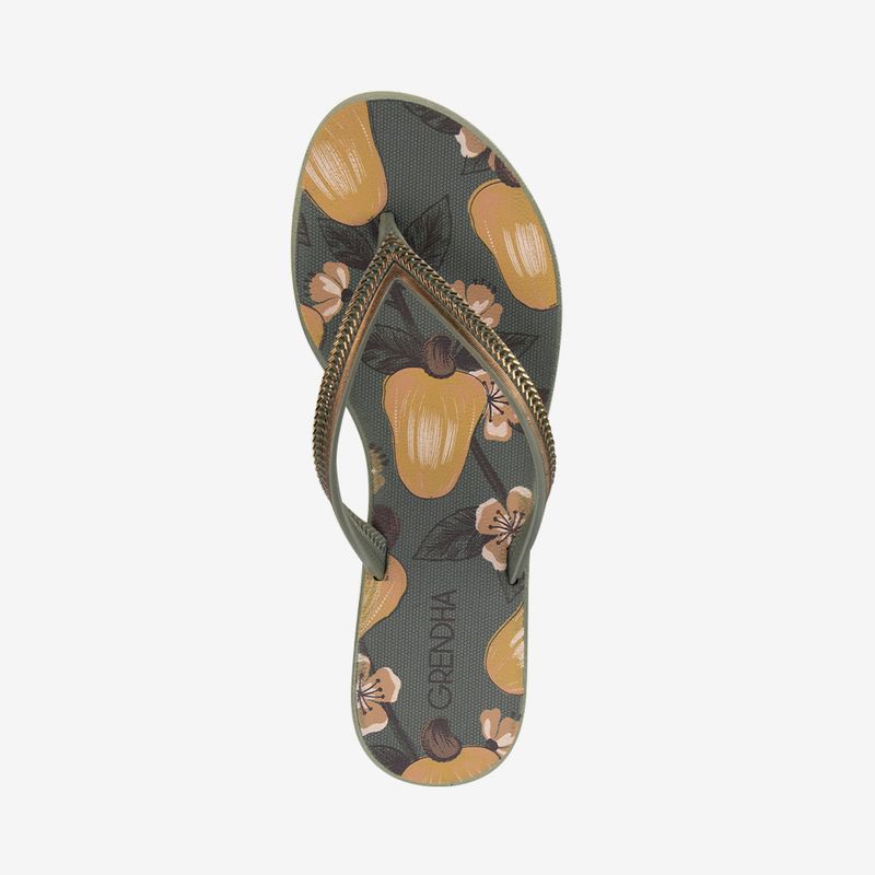 Sandalia-flip-flop-con-diseno-floral-en-la-planta-color-verde