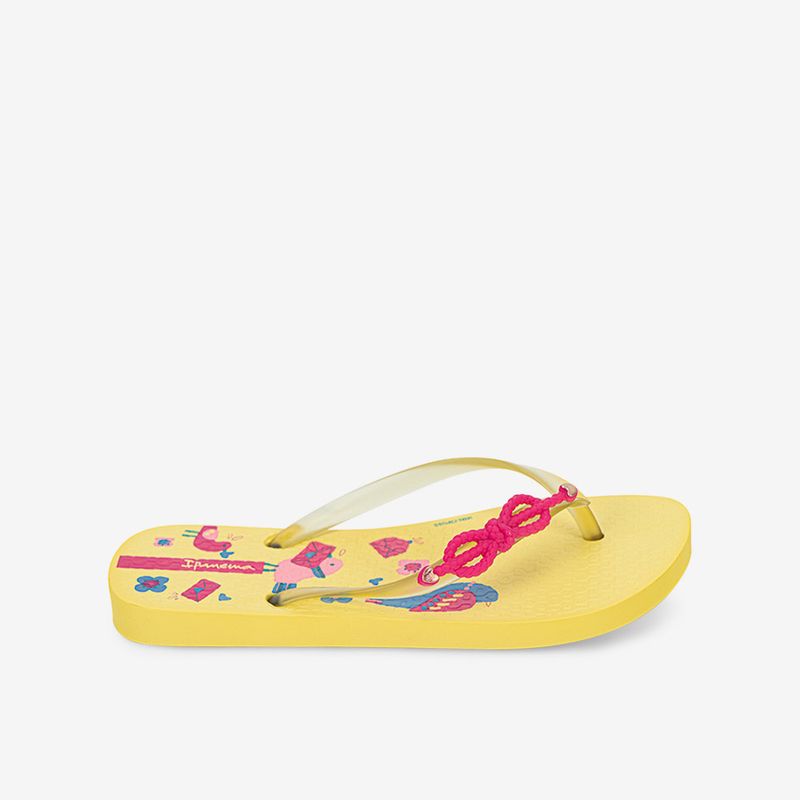 Sandalia-flip-flop-con-detallle-de-lazo-en-la-tira-color-amarillo