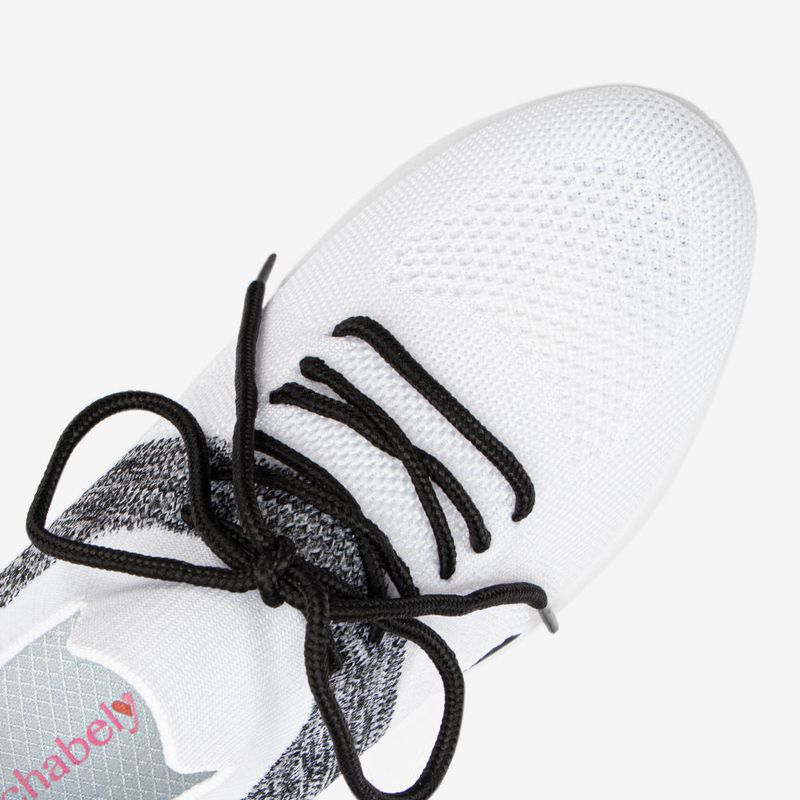 Zapatilla-flyknit-flexible-y-ligera-color-negro-blanco