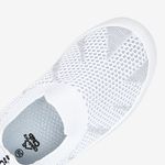 Zapatilla-flyknit-con-planta-antideslizante-color-blanco