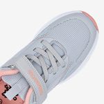 Zapatilla-urbana-con-combinacion-de-colores-color-silver