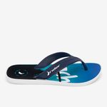 Sandalia-flip-flop-con-tiras-anchas-color-azul-negro