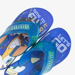 Sandalia-flip-flop-con-tiras-anchas-para-nino-color-azul