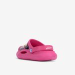 Sandalia-clogs-con-rubber-de-personajes-color-fucsia