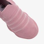 Zapatilla-flyknit-con-planta-antideslizante-color-rosa