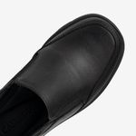 Zapato-escolar-de-cuero-con-planta-de-caucho-color-negro