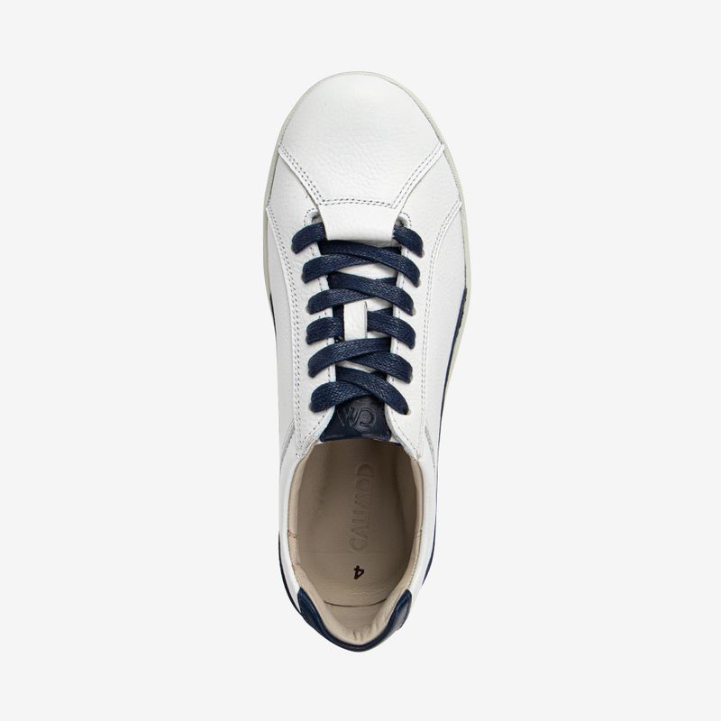 Zapatilla-urbana-de-cuero-suave-color-blanco