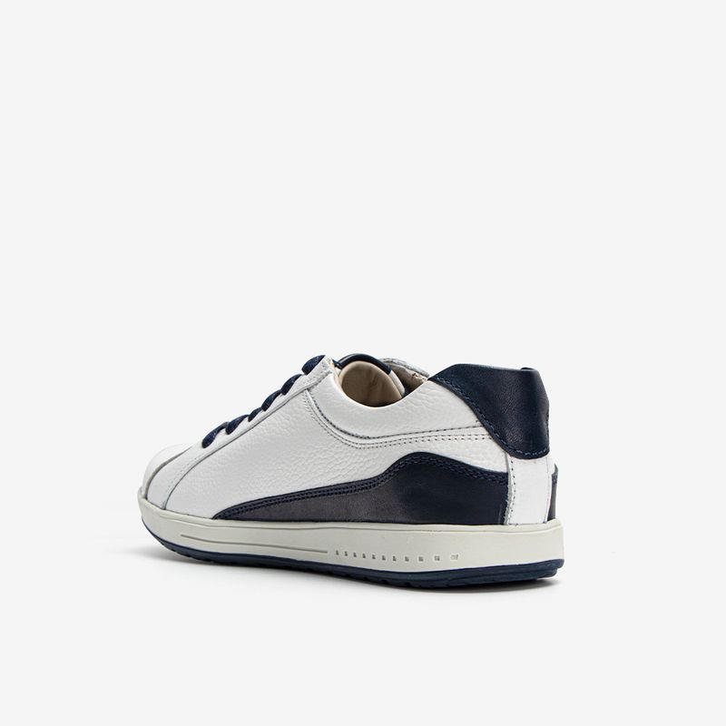 Zapatilla-urbana-de-cuero-suave-color-blanco